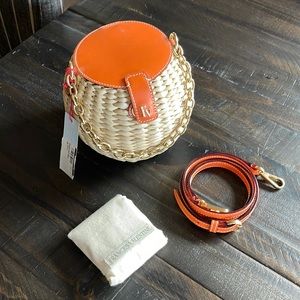 Adorable bucket hand bag !